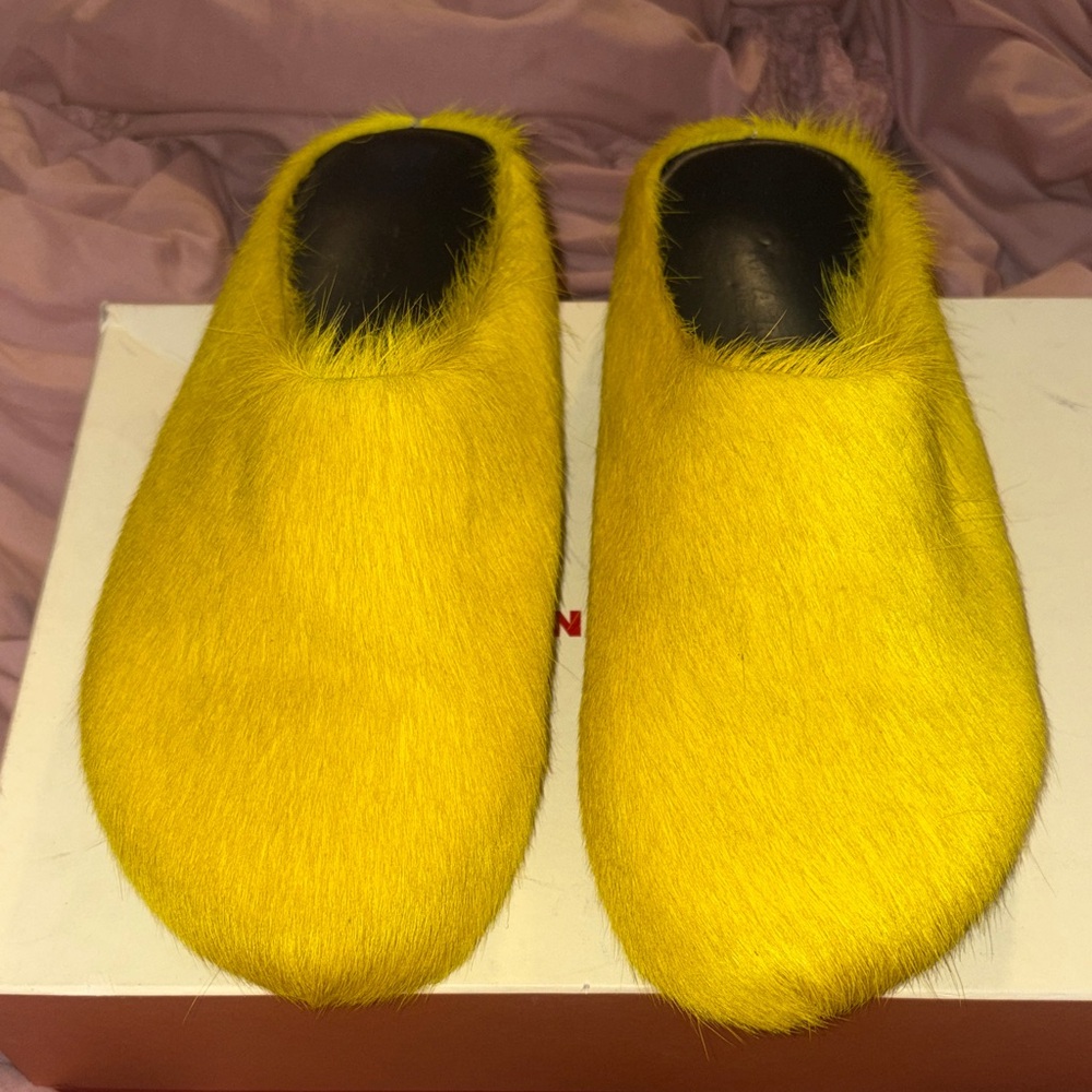 Marni Yellow Fur Fussbett Sabot Long Hair Slides